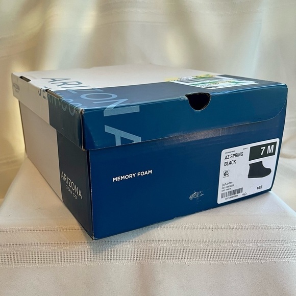 NIB Pull On Ankle Boots Ugg Style Sz 7 Black - Picture 2 of 11